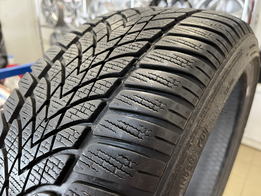 Шина Б/У 225/40 R18 Зима DUNLOP SP Winter Sport 4-D Кат. 3