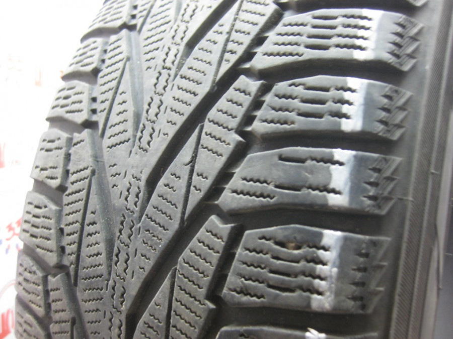 Шина Б/У 235/60 R18 Зима NOKIAN HKPL-R-2/SUV-R-2 Кат. 5