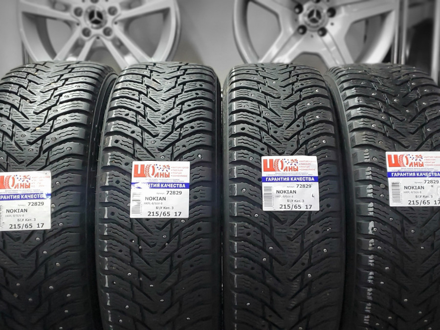 Шина Б/У 215/65 R17 Зима Шипы  NOKIAN HKPL-8/SUV-8 Кат. 3