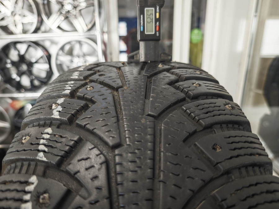 Шина Б/У 235/75 R16 Зима Шипы  NORDMAN 5 / 5-SUV Кат. 5