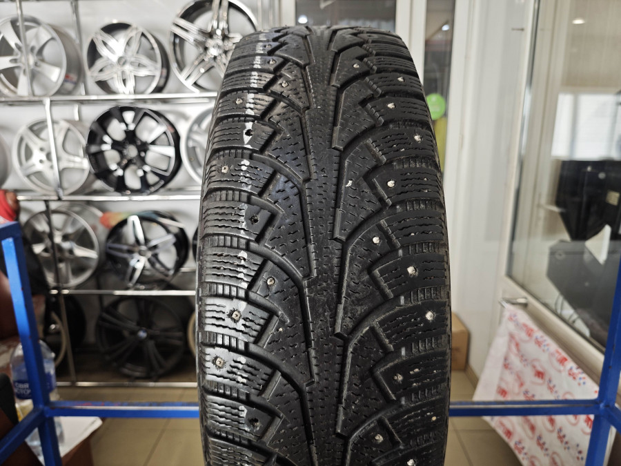 Б/У 235/75 R16 Зима Шипы  NORDMAN 5 / 5-SUV Кат. 5