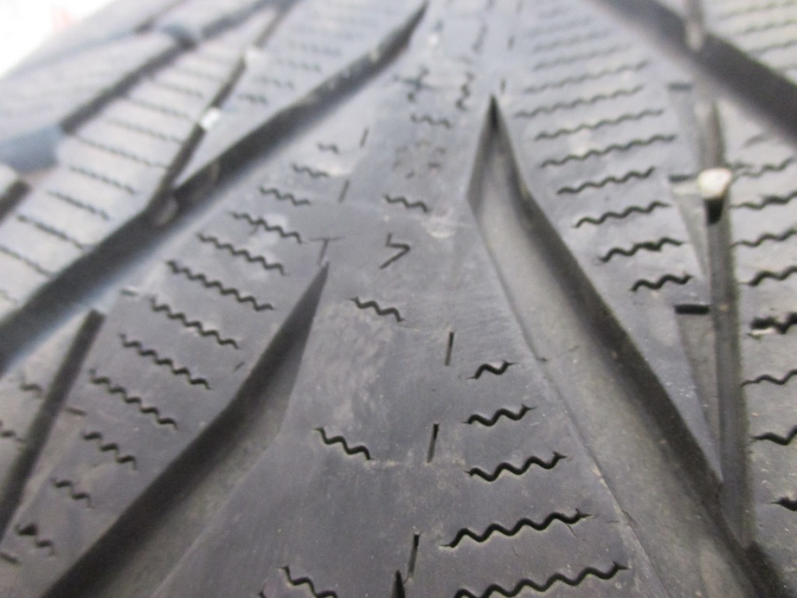 Шина Б/У 285/60 R18 Зима NOKIAN HKPL-R-2/SUV-R-2 Кат. 4
