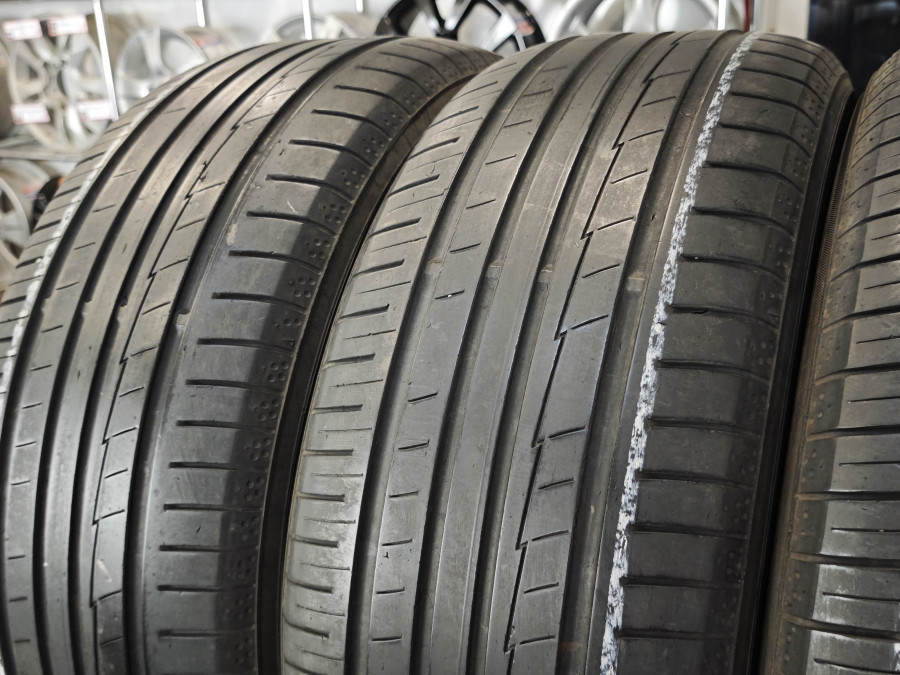 Шина Б/У 225/55 R17 Лето YOKOHAMA Blu Earth-A AE-50 Кат. 4