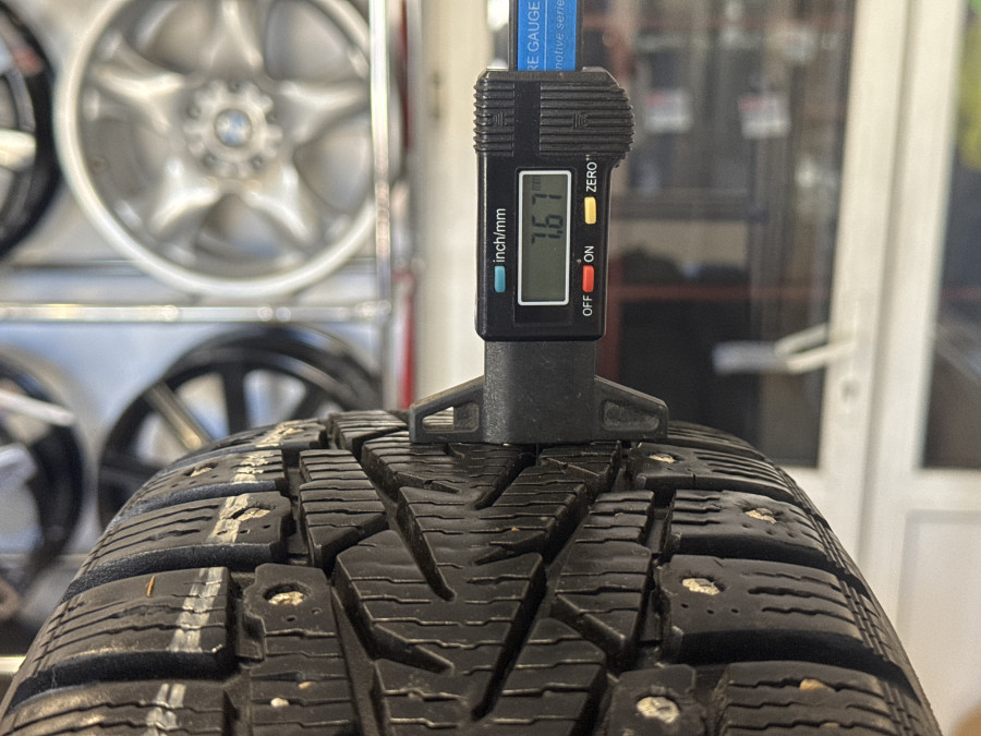 Шина Б/У 185/65 R14 Зима Шипы  NORDMAN 7 / 7-SUV Кат. 2