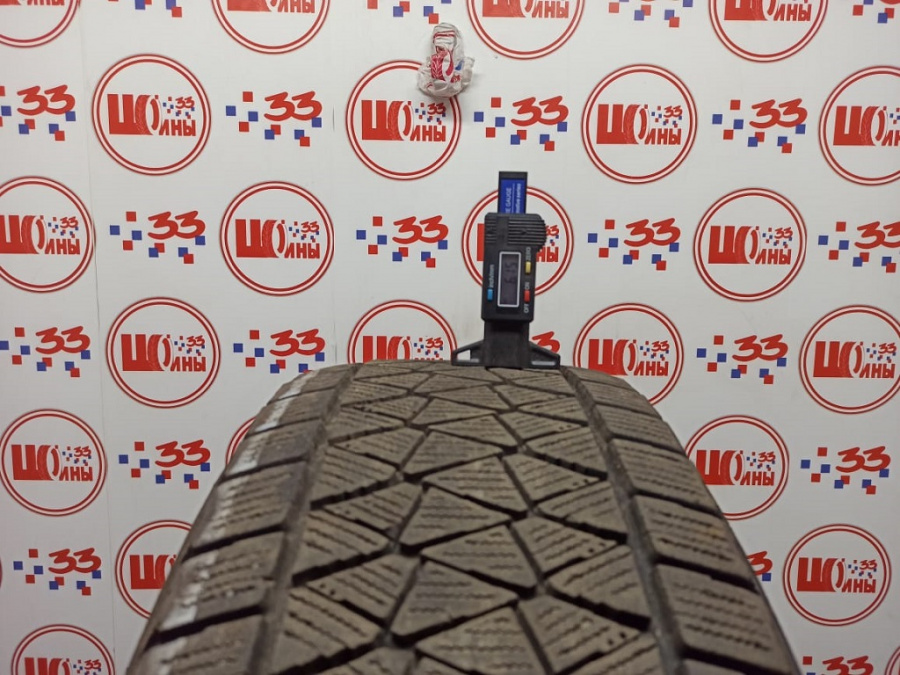 Шина Б/У 225/65 R17 Зима BRIDGESTONE Blizzak DM-V2 Кат. 4