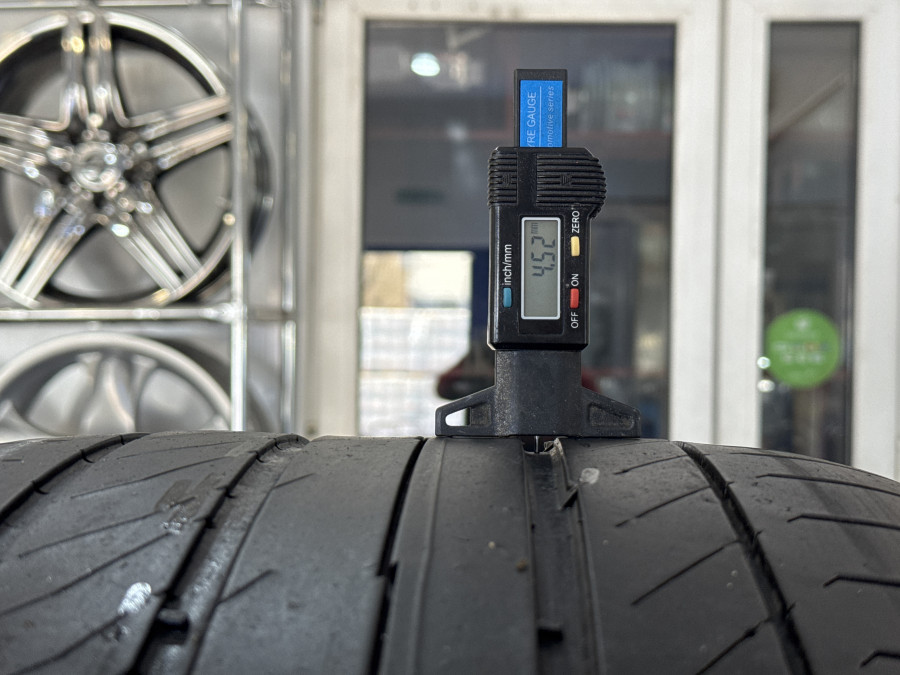 Шина Б/У 295/35 R21 Лето CONTINENTAL C.Sport Contact-5P Кат. 4