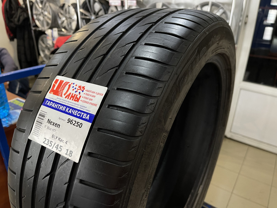 Шина Б/У 235/45 R18 Лето Nexen N`Blue HD Кат. 4