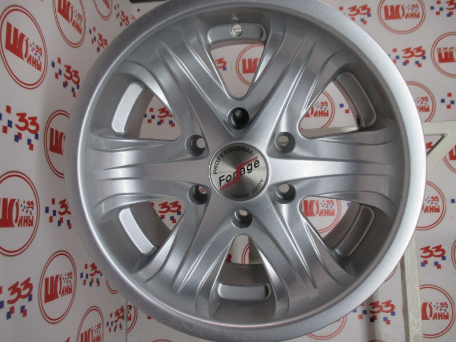 Новое Диск Литой неоригинальный 8 JR16 6/139.7 20 d110.5 Серебро (Колпачки) Мицубиси